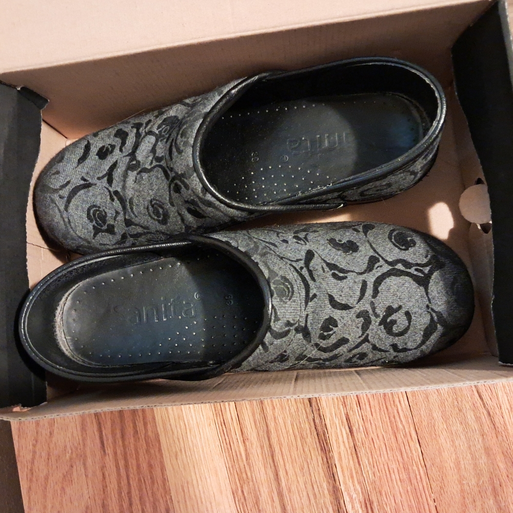 Women's Black Floral Shoes